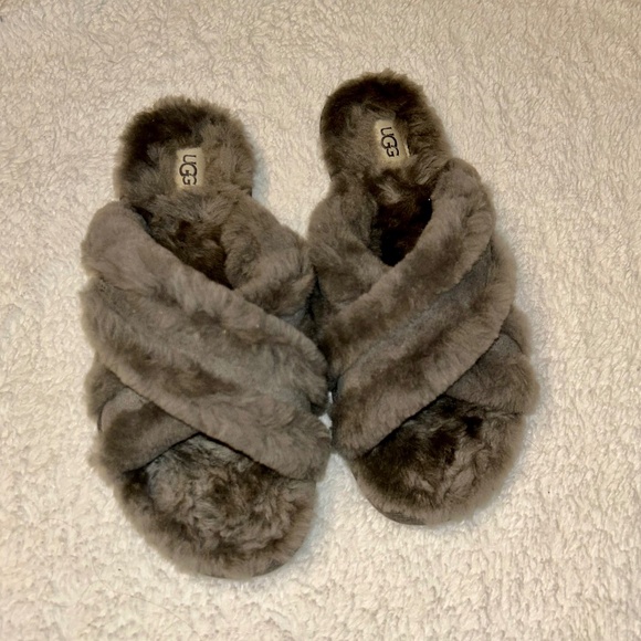 NEW UGG Scuffita Genuine Shearling Slide Slipper 10 - Picture 3 of 9